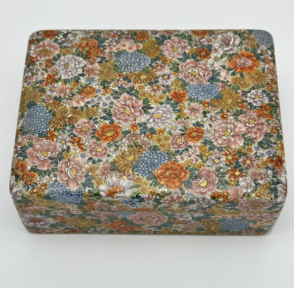 Box. Japanese Satsuma Millefleur. Kyoto Kinkozan. Early 20th Century 6" x 4 3/4"