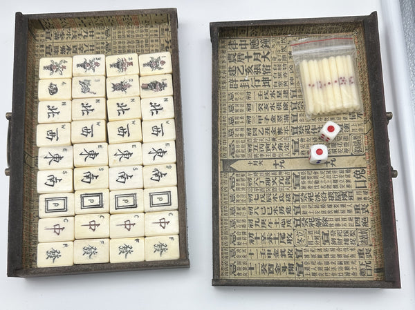 Chinese Mahjong Set Red and Gold Lacquer Box Complete 144 Tiles. Early 20th C