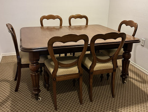 English Dining Room Set. Walnut Wood. Mid 19th Century.