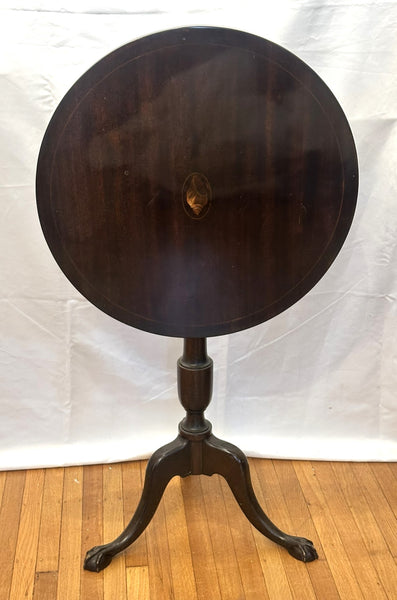 Circular Tilt Top Table English Edwardian Mahogany Wood Circa 1890. 22" D (CABE)